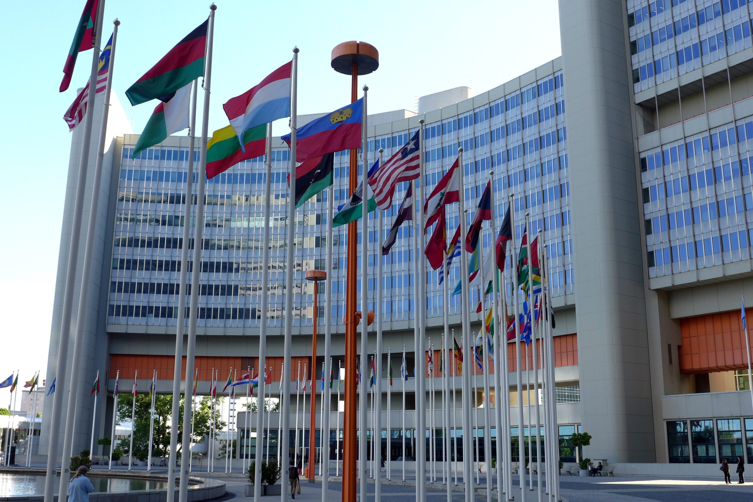 united-nations-3760656 Image by 995645 from Pixabay