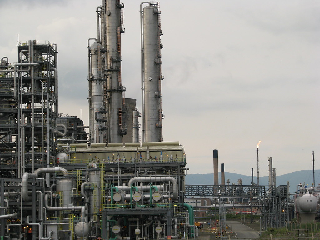 Grangemouth Photo credit to kyz, licensed under CC BY 2.0.