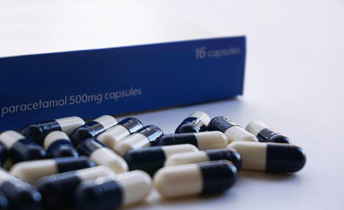 Paracetamol by Suzy Hazelwood via Pexels