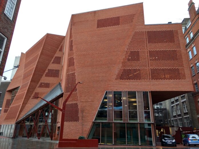 Saw Swee Hock Student Centre building, London School of Economics | Photo by Philafrenzy via Wikimedia